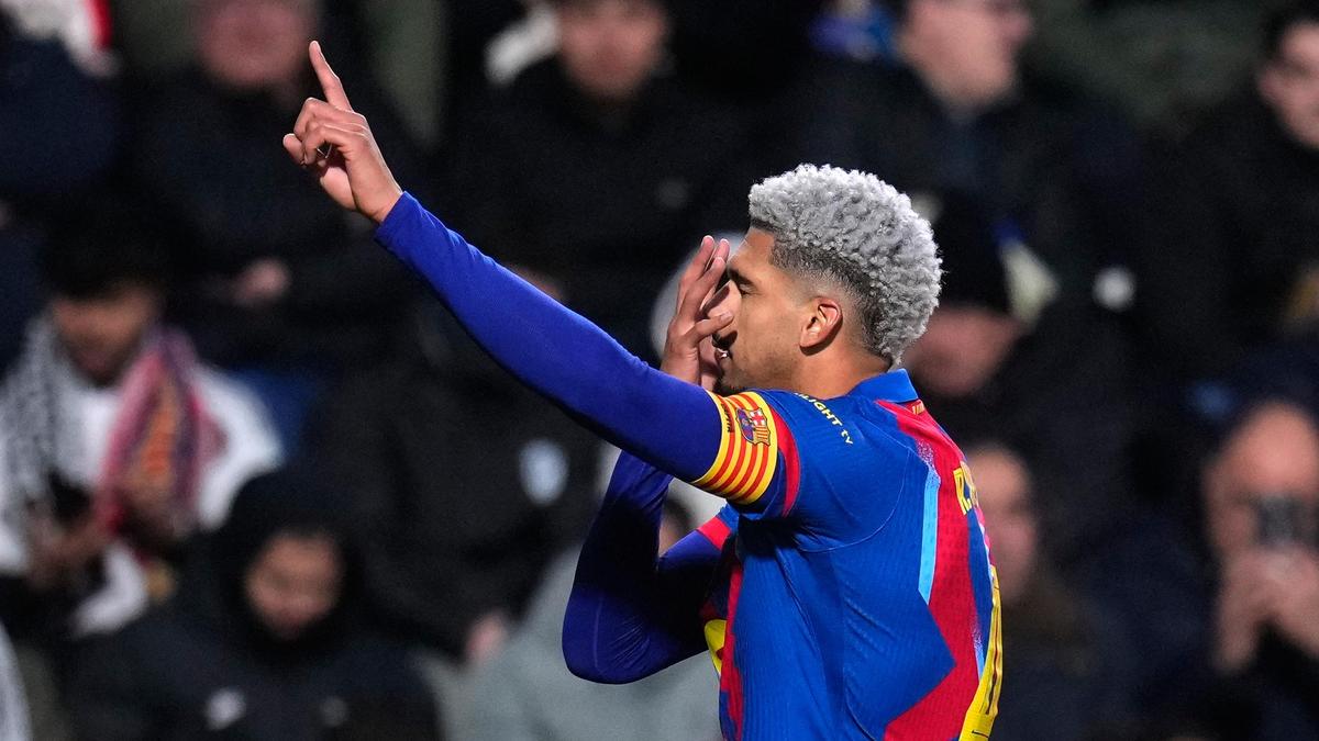 Yamal, Araujo score as Barcelona edges past Albacete to enter Copa de Rey semifinals