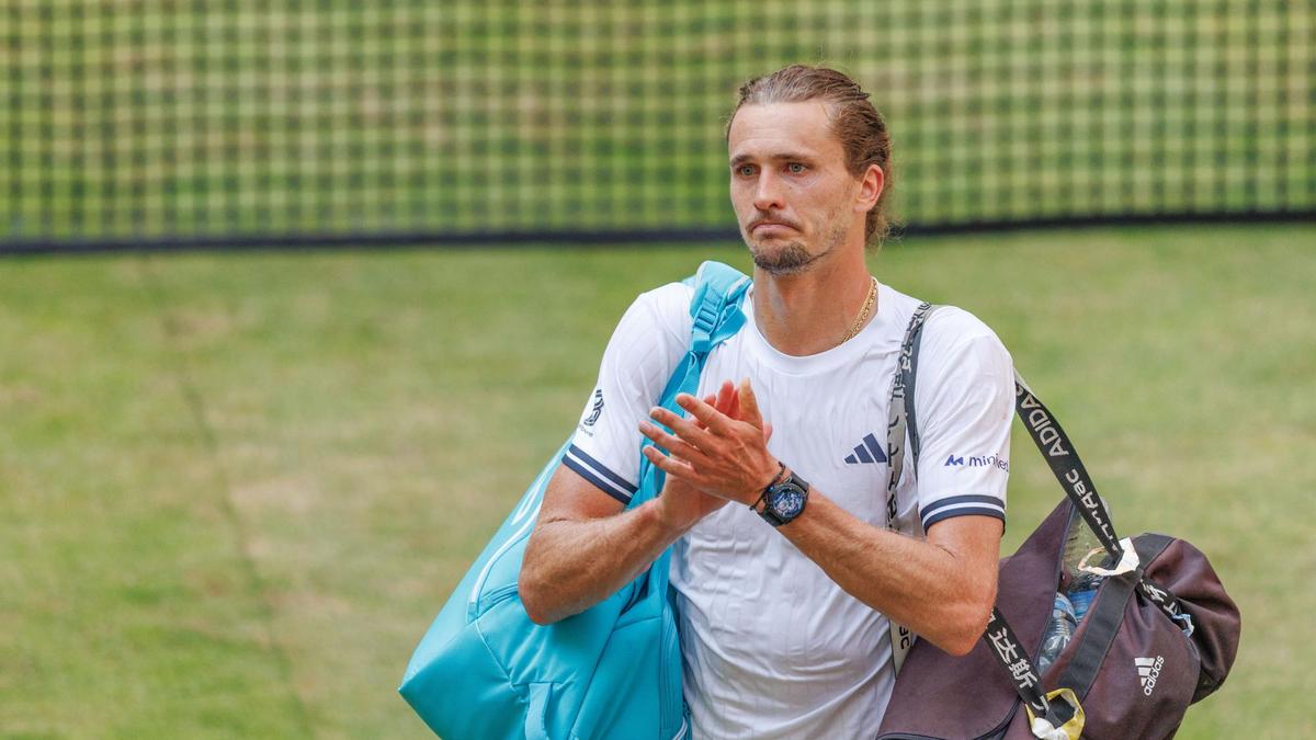 Zverev says glucose sensor malfunction affected Halle semifinal loss to Fritz